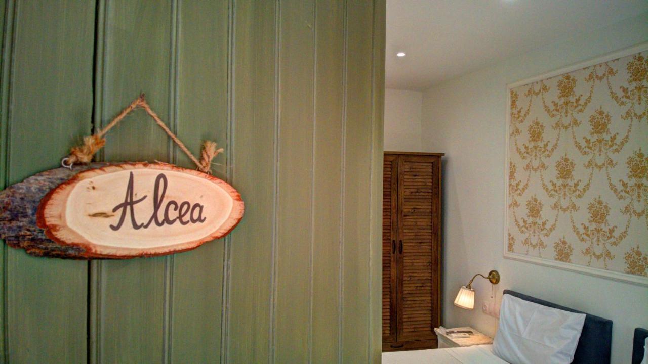 Seascape Elegant Gouvia Marina Apartment *